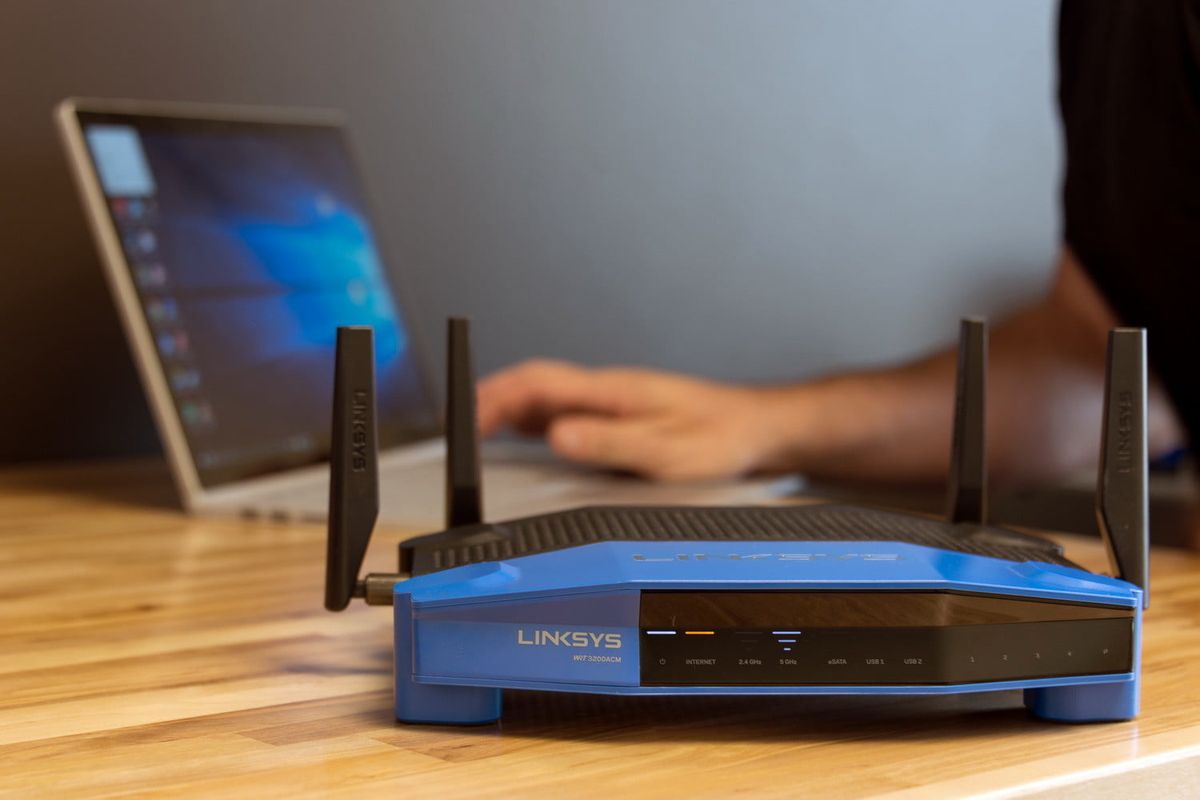 ilustrasi perangkat WiFi router Linksys