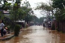 Tanggul Sungai Jebol, Arcamanik di Kota Bandung Tergenang