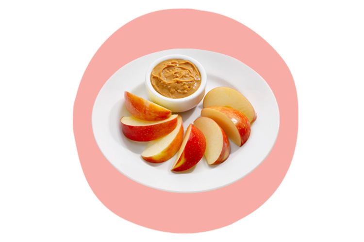 
Irisan apel dan selai kacang
