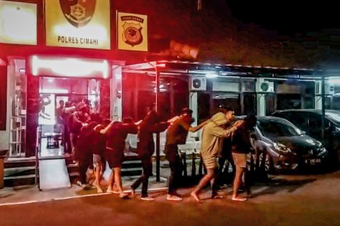 Acungkan Samurai di Cimahi, 15 Remaja Anggota Geng Motor Digelandang Polisi