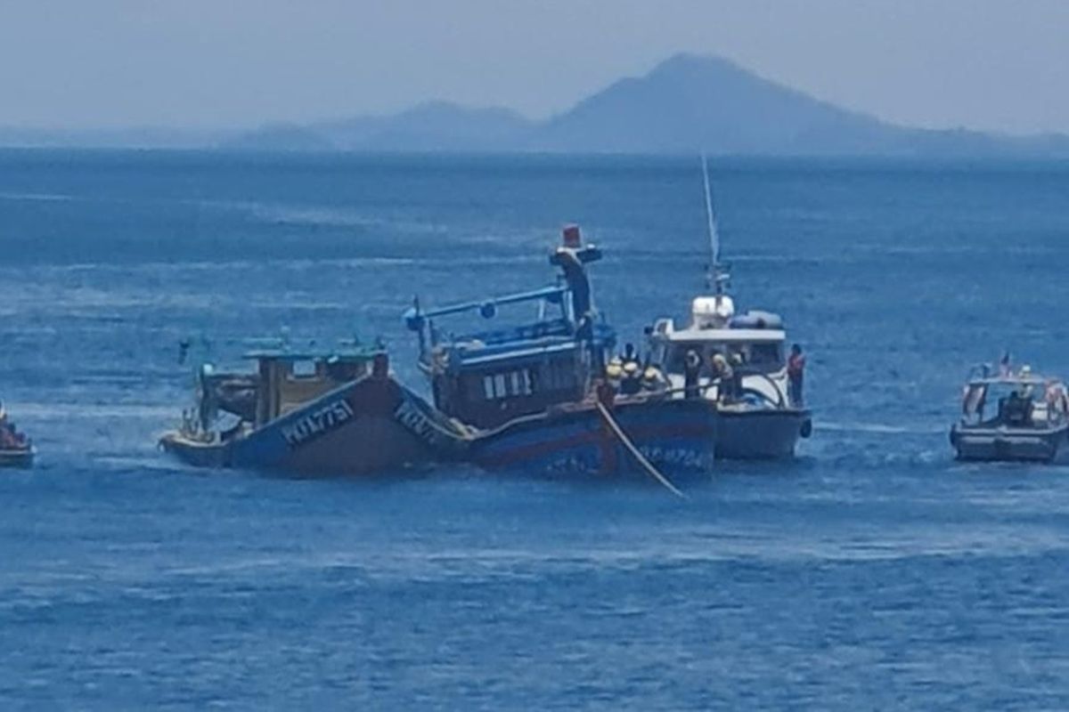 Kejaksaan Negeri (Kejari) Batam kembali tenggelamkan 6 kapal ikan asing (KIA) dari tiga negara yang mencuri ikan di perairan Indonesia.