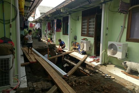 Halaman Kontrakan Ambles, Penghuni Mengungsi ke Rumah Orangtua