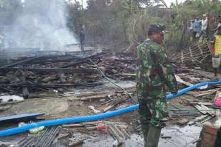 Inilah home industri kerupuk milik Sadiran, warga Desa Duren, Kecamatan Pilangkenceng, Kabupaten Madiun yang ludes dilalap api setelah tabung gas didalam rumah itu meledak, Sabtu (22/10/2016) .