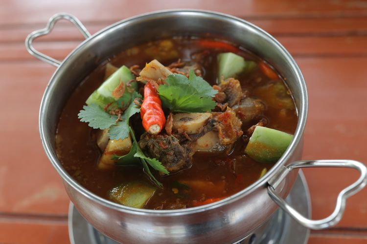 Sup Iga Garang Asam di Lembur Kuring & Seafood Cimanggis.