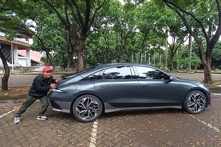 Mobil listrik Hyundai tidak bisa parkir paralel