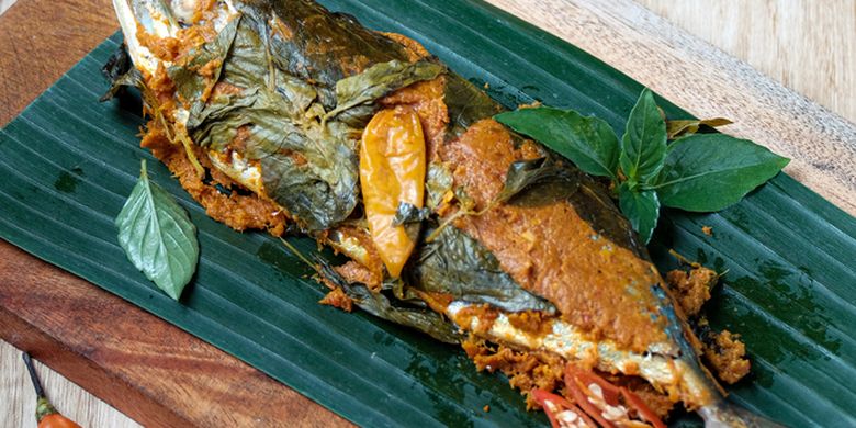 Resep Pepes Ikan Kembung Bumbu Kuning, Menu Makan Siang yang Sehat