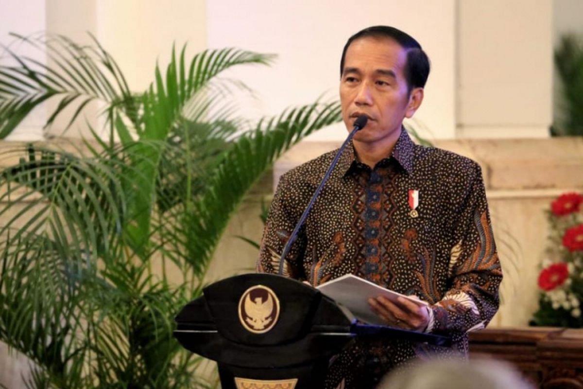 Presiden Jokowi saat melakukan pertemuan dengan sejumlah pimpinan perguruan tinggi negeri dan para pejabat di lingkungan Kementerian Riset, Teknologi, dan Pendidikan Tinggi di Istana Negara (10/10/2018)