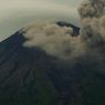 Puncak Gunung Semeru Diterjang Badai, 3 Kecamatan Terdampak Hujan Abu