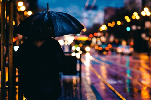 Prakiraan Cuaca BMKG: Jabodetabek Hujan Siang hingga Malam