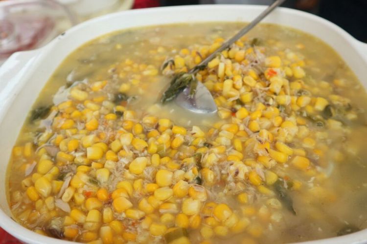 Sekilas Binte Biluhuta mirip dengan bubur manado, yaitu sama-sama makanan berkuah dengan suwiran ikan dan sayur-sayuran. Binte Biluhuta bisa disantap dengan tambahan sambal.