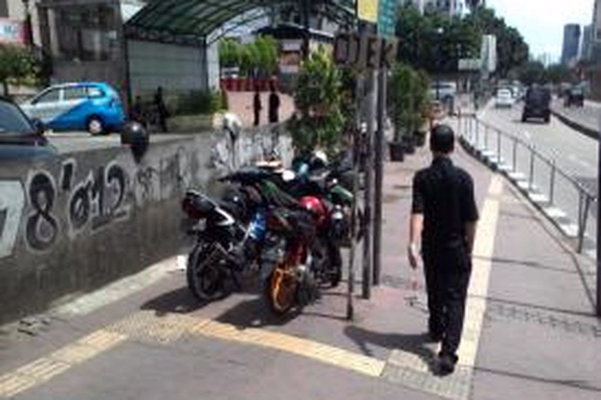 Salah satu pos ojek di Jalan Sudirman