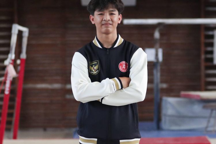 Pesenam Indonesia, Naufal Takdir Al Bari, meninggal dunia di Penza, Rusia pada Kamis (25/09) WIB. Gymnast berusia 19 tahun tersebut mengembuskan napas terakhirnya usai menjalani perawatan intensif selama 12 hari di Rumah Sakit G.A. Zakharyin.