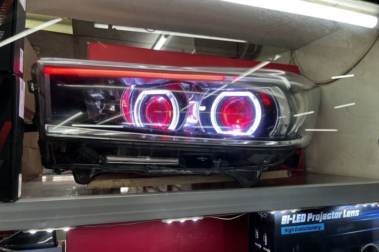 Lampu biled atau bi-function LED