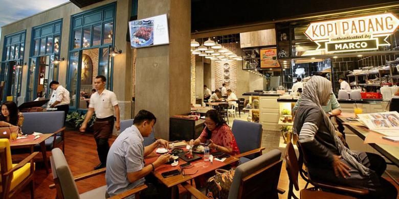 Salah satu gerai restoran Padang peranakan Marco Lim di Pacific Place, Jakarta.