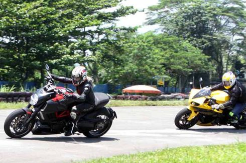 Hindari Kecelakaan, Begini Posisi Riding Motor Sport yang Ideal