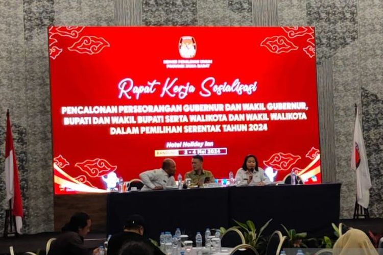 Situasi Rapat Kerja Sosialisasi Pencalonan Perseorangan pada Pemilihan Gubernur, Bupati dan Walikota, dalam pemilihan serentak tahun 2024 di Bandung, Kamis (2/5/2024). 
