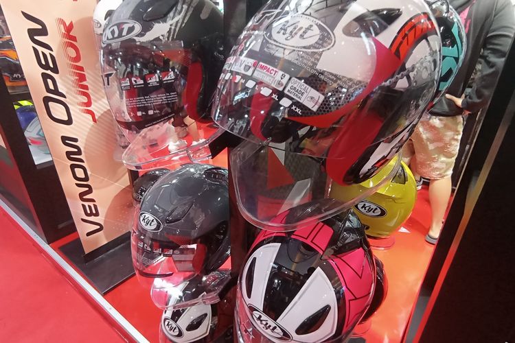 Ragam helm di IIMS 2025