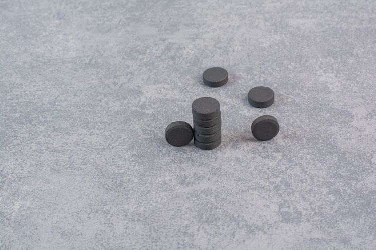 Magnet kecil termasuk benda yang bisa tertelan anak dan merusak saluran cerna.