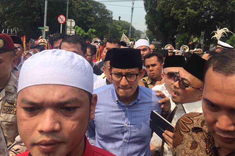 Pasangan Prabowo Subianto-Sandiaga Uno tiba di gedung KPU RI. Kedatangan Prabowo-Sandi untuk mencalonkan diri sebagai calon presiden-calon presiden pada pemilihan presiden 2019, Jumat (10/8/2018).