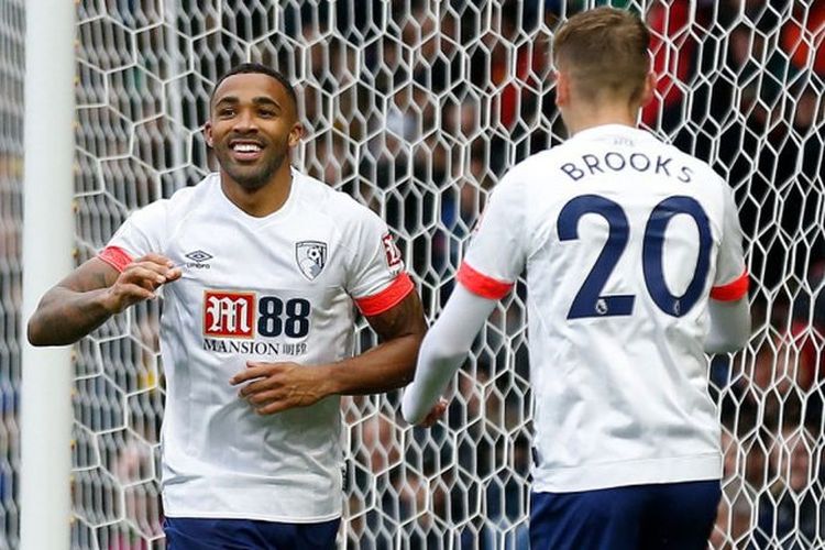 Penyerang Bournemouth, Callum Wilson, melakukan selebrasi setelah mencetak gol ke gawang Watford di Vicarade Road, Sabtu (6/10/2018) 