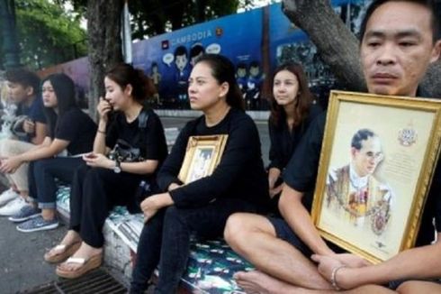 Jutaan Warga Thailand Bersiap Ikuti Prosesi Pemindahan Jenazah Raja 