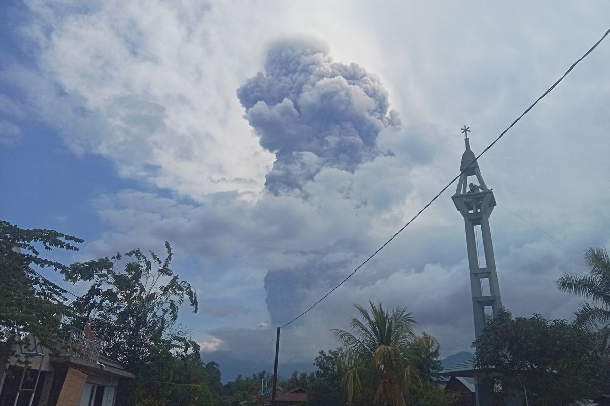 Ritual di Kaki Gunung Lewotobi, Wanita Dilarang Masuk Kampung Nobo