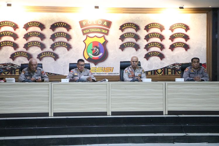 Para pejabat utama Jajaran Kepolisian Daerah Nusa Tenggara Timur, rapat bersama membahas Operasi Semana Santa tahun 2023 yang akan digelar secara serentak jajaran Polda NTT