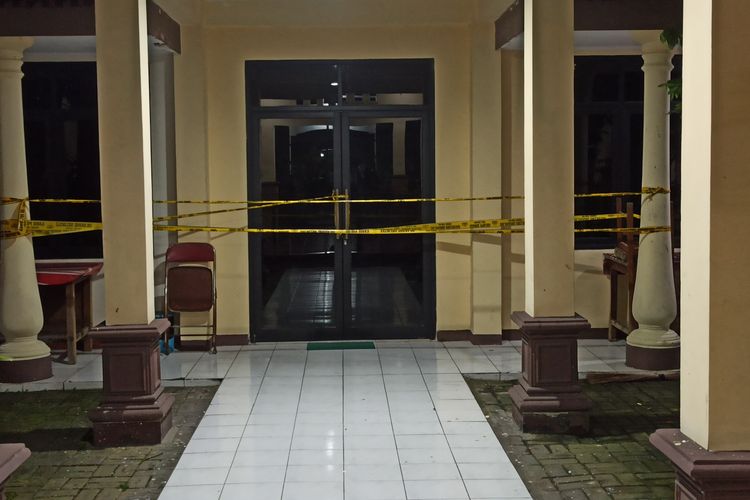 Kepala Desa Buncitan Sidoarjo Ditemukan Tewas di Kantor Desa