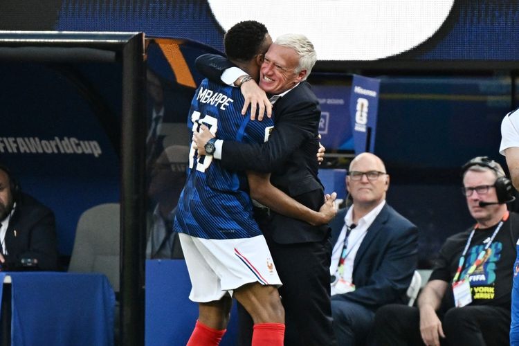 Deschamps Tersentuh Gestur Mbappe usai Brace di Piala Dunia