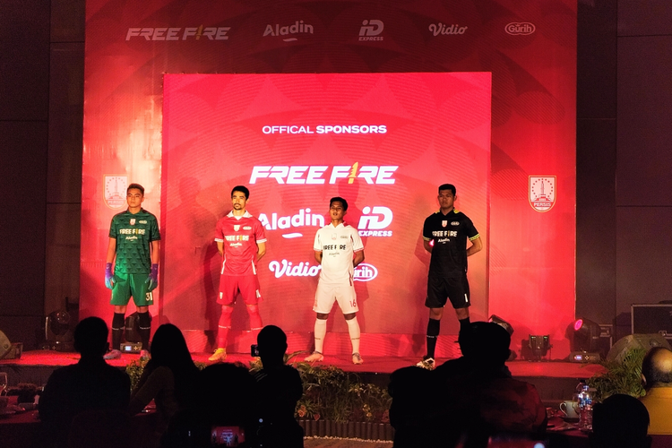 Jersey home and away Persis Solo mengarungi Liga 1 musim 2022-2023. Persis mematok target tinggi meraih gelar juara kompetisi kasta tertinggi Liga Indonesia.