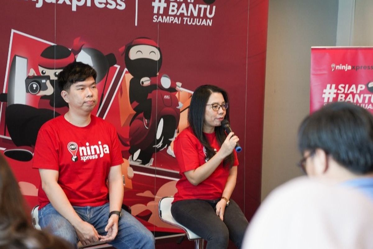 SVP of Business Process Excellence & Standardization Ninja Xpress Rista Damonty dalam jumpa pers di Jakarta, Rabu (17/5/2023). Ninja Xpress berkomitmen terapkan standar mutu internasional.
