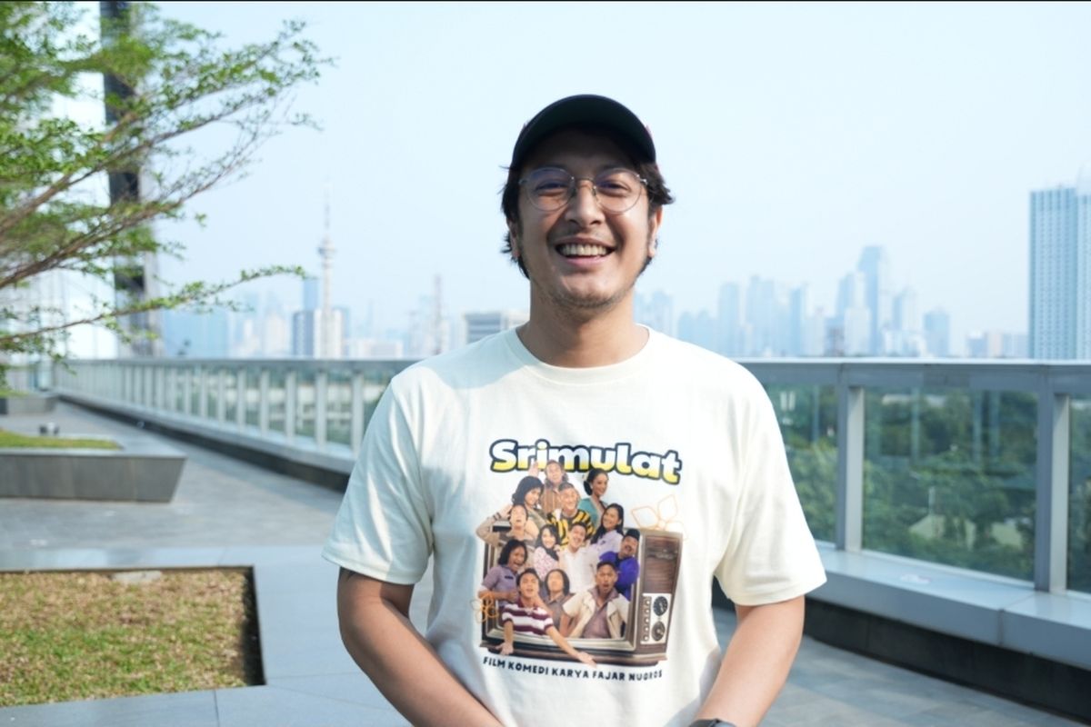 Aktor Dimas Anggara ditemui setelah hadir dalam program Hype Talk ι.com di Menara ι, Palmerah, Rabu (8/11/2023).