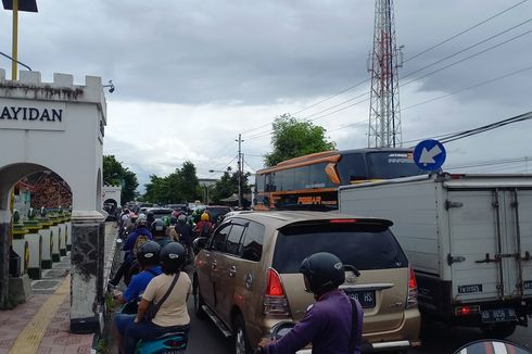 Jalanan Yogyakarta Macet Dipadati Wisatawan, Sultan: Jangan Ngeluh