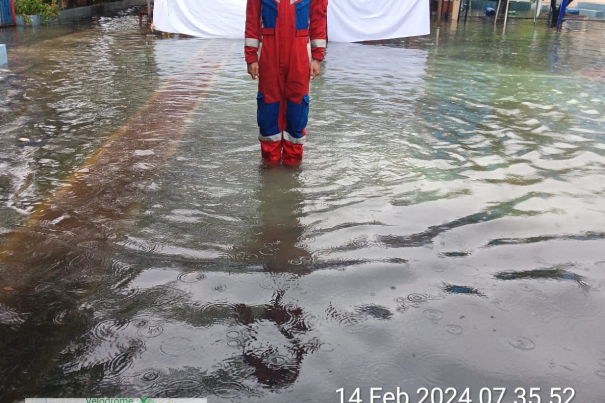 Suasana TPS 68 di Rawamangun, Pulogadung, Jakarta Timur, yang kebanjiran pada Rabu (14/2/2024) pagi.