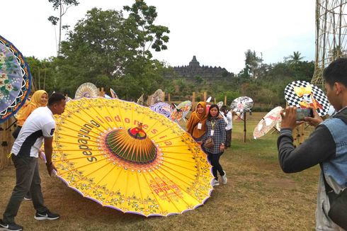 Semarak Festival Payung Indonesia 2018 di Candi Borobudur