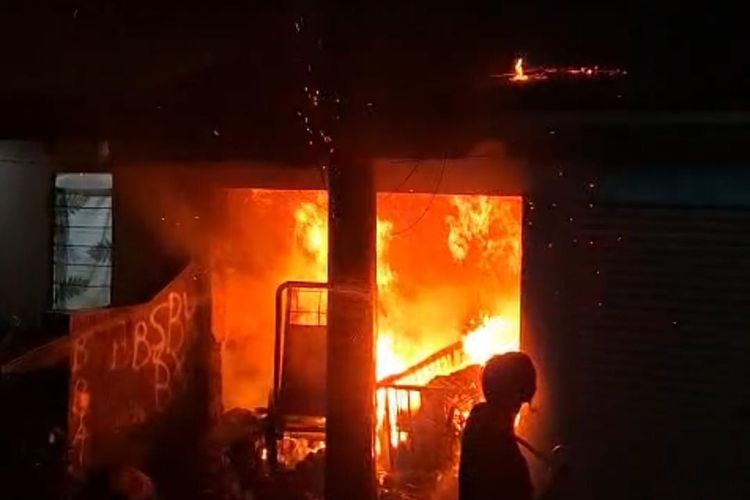 Tempat Sampah di Bogor Terbakar, Terdengar Suara Ledakan