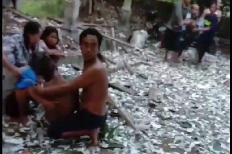 Tangkapan layar video detik-detik tragedi petasan di Desa Ngabean, Kecamatan Mirit, Kebumen, Jawa Tengah, Rabu (12/5/2021).