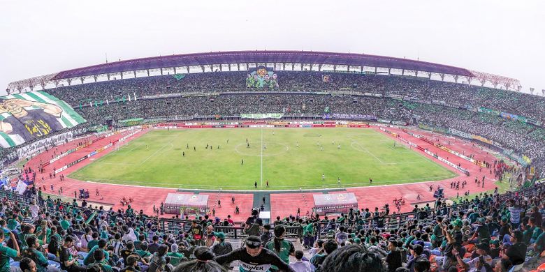 Stadion Gelora Bung Tomo, Surabaya.