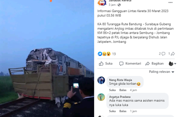 Tangkapan layar unggahan KA Turangga tertemper truk di Jombang, Jawa Timur.
