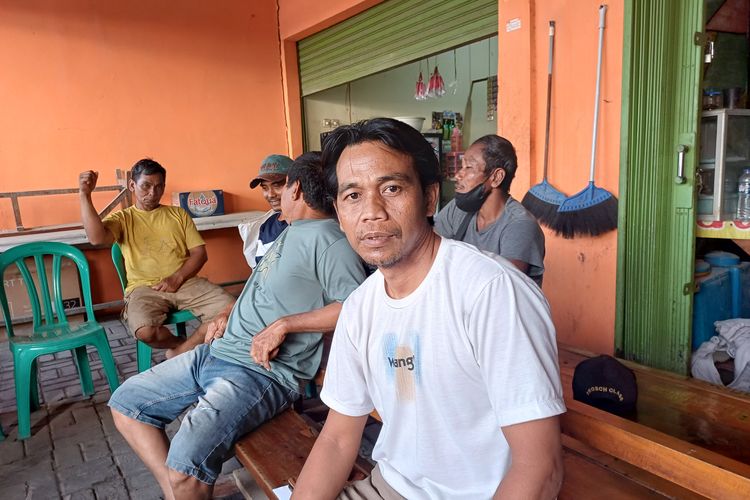 Sulap Limbah Cangkang Kerang Jadi Paving Block, Tisno Berdayakan Ibu-ibu di Pesisir Kalibaru Jakut