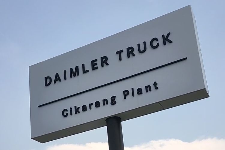 Daimler Resmikan Pabrik Bus dan Truk Baru di Cikarang