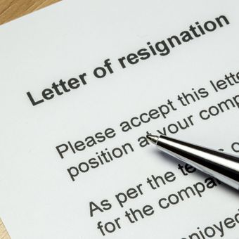 Ilustrasi surat resign kerja. 