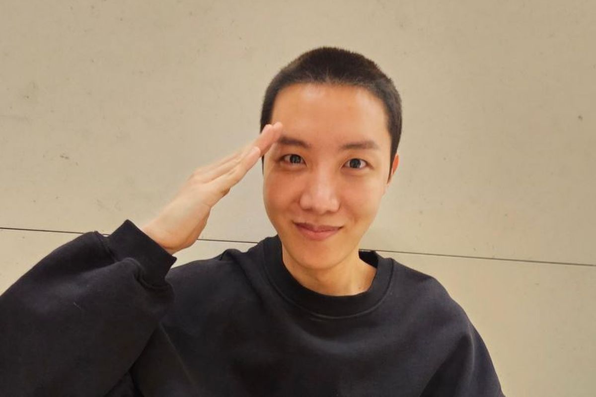 J-Hope, member boy group BTS, mengucapkan selamat tinggal kepada penggemarnya menjelang pendaftaran wajib militernya.