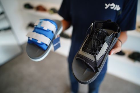 Merek Sepatu Asal Bandung Osgood Bikin Sandal Travelling Ukuran Jumbo