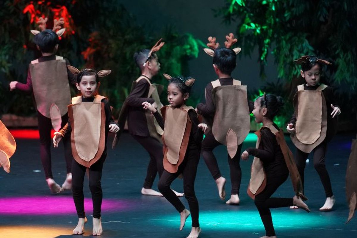 Playground of Cikal diadakan setiap tahun serta memberi kesempatan bagi selurun anak didikikut serta mengeksplorasi tema dan budaya yang diangkat. 