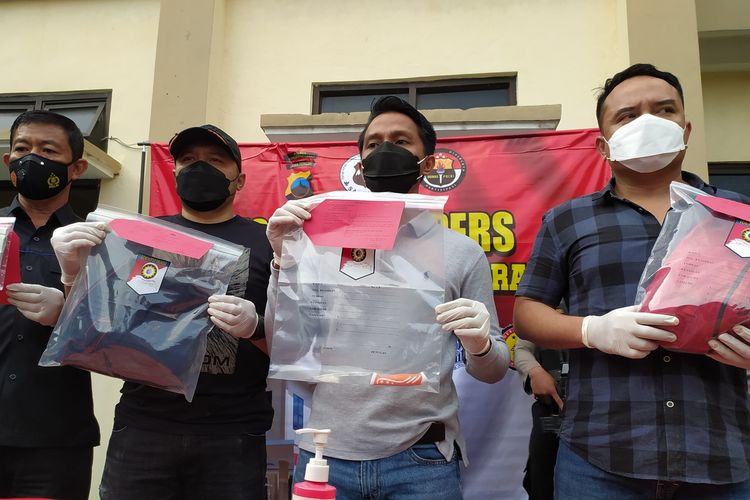 Ungkap kasus pembunuhan seroang perempuan oleh suaminya sendiri di Mapolres Banjarnegara, Jawa Tengah, Kamis(2/9/2021).