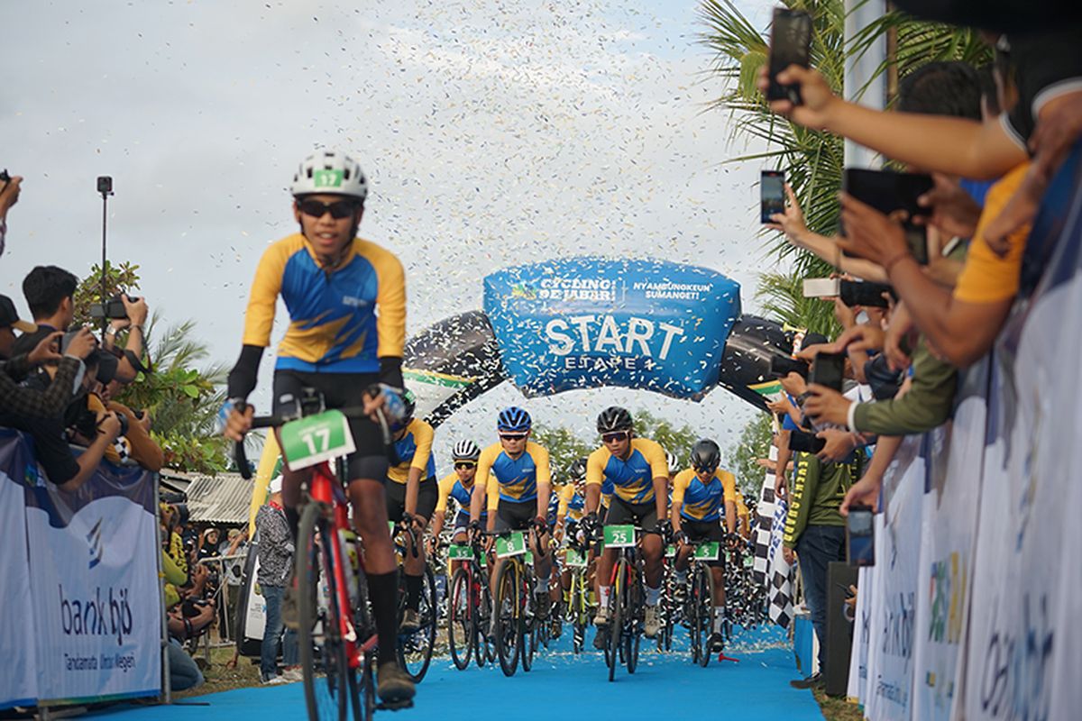 Cycling de Jabar 2023 merupakan gelaran tahunan yang diinisiasi oleh Pemprov Jabar, Bank BJB, dan Harian Kompas.