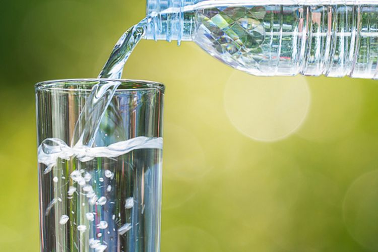 Ilustrasi minum air