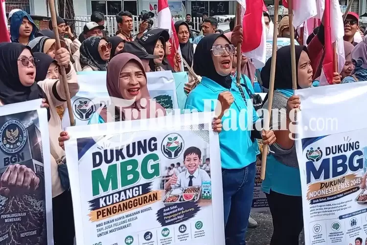 Relawan SPPG Sumbar Tolak MBG Dihentikan: Kalau Dapur Stop, Insentif Kami Juga Berhenti