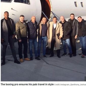 Tim Anthony Joshua yang kerap menggunakan jet pribadi untuk berlibur.